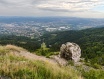 Vorbei am Gipfel Hockauf Blick auf Liberec und das Iser- und Riesengebirge - Klettern im Jeschkengebirge